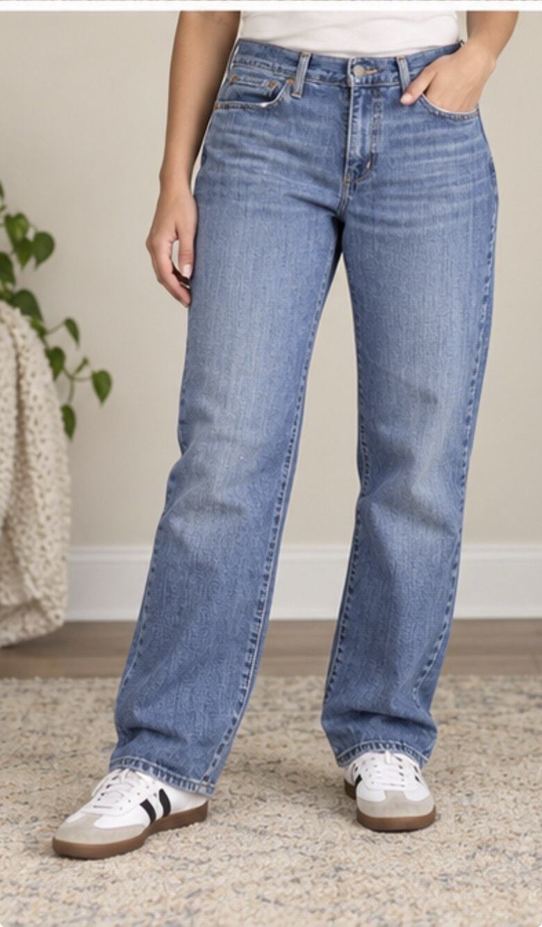 Levis Boyfriend Jeans Womens 29 Medium Wash Blue Denim Casual